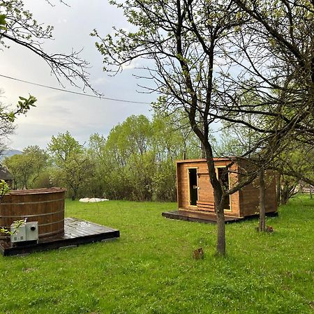 Small Apartment In Breb S Cosy Barn Bagian luar foto