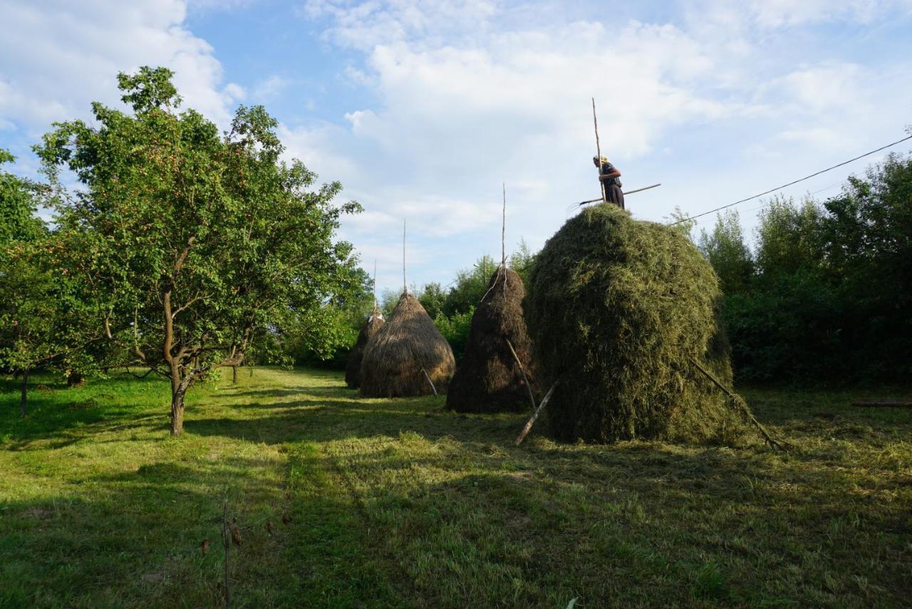 Small Apartment In Breb S Cosy Barn Bagian luar foto
