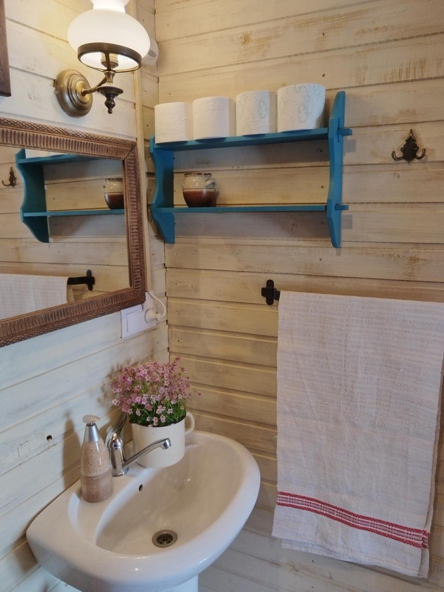 Small Apartment In Breb S Cosy Barn Bagian luar foto